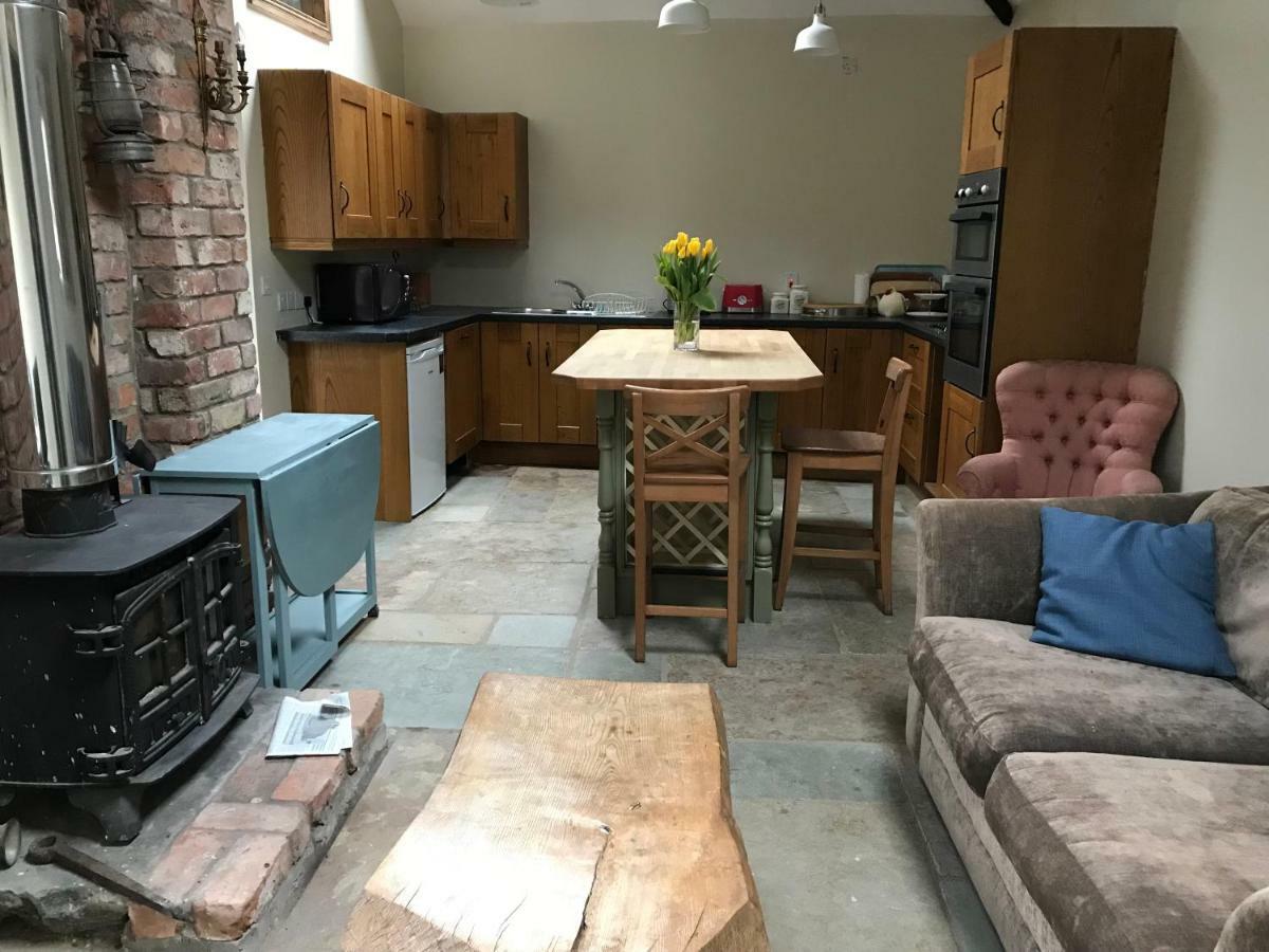 Tracey'S Farmhouse Cottage Belfast Exterior foto