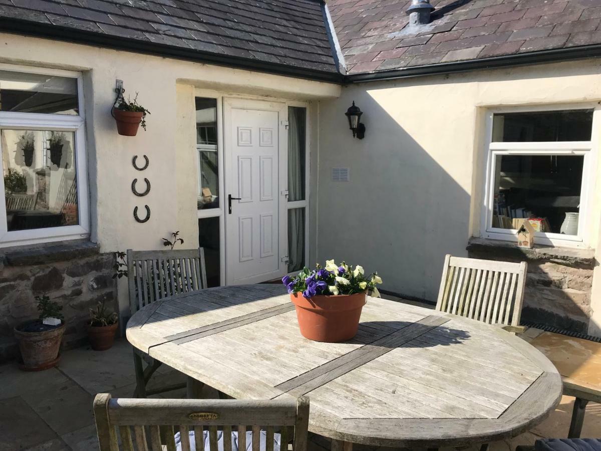 Tracey'S Farmhouse Cottage Belfast Exterior foto