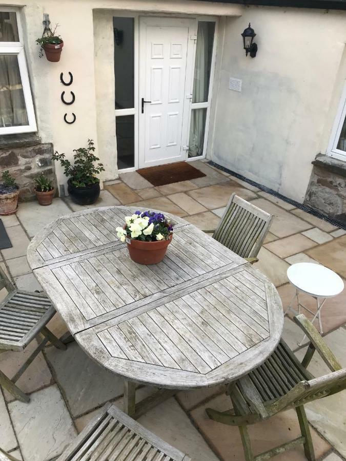Tracey'S Farmhouse Cottage Belfast Exterior foto